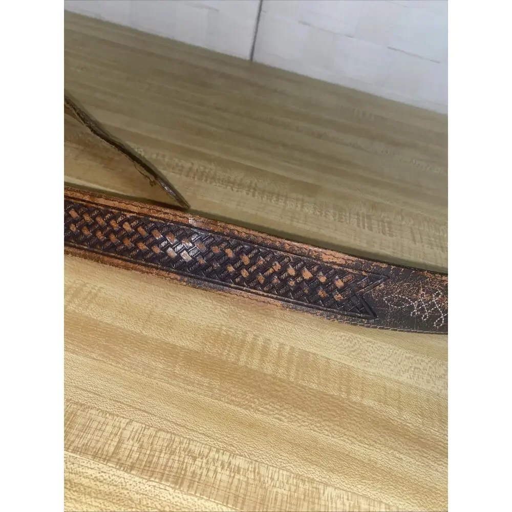 SILVER CREEK COLLECTION 100% Leather Basket Weave Look Hand Tooled Belt Sz 34
